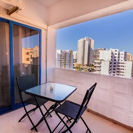 In Praia Da Rocha With A-c, Terrace In Διαμέρισμα
