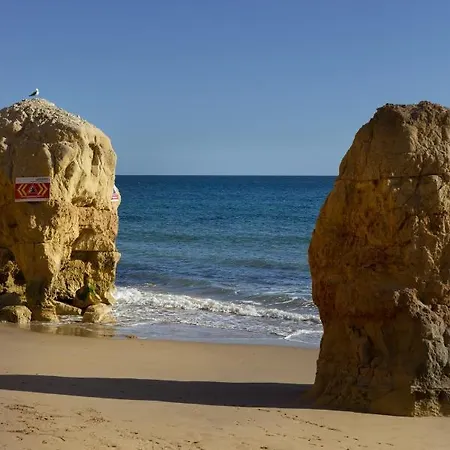 In Praia Da Rocha With A-c, Terrace In Διαμέρισμα *