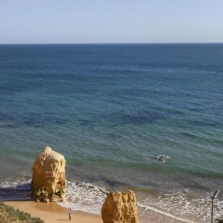 Διαμέρισμα In Praia Da Rocha With A-c, Terrace In